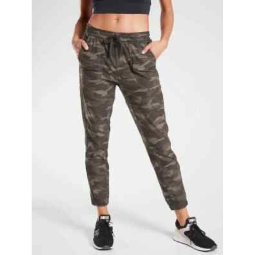 Athleta Farallon Jogger Camo Print Drawstring Waist Women Size‎ 14 Athleisure